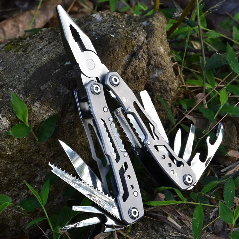 Multifunctional Folding Pliers